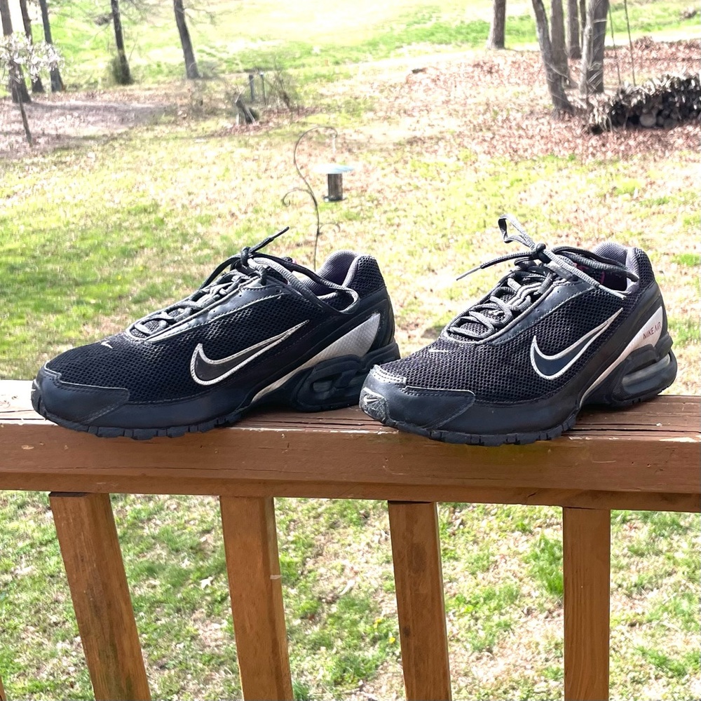 Nike Torch 3 Blk &  Silv Run Shoe Mens sz 8. foot box length 10"+-. Gently used. - Picture 5 of 12